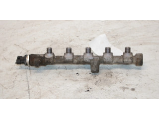 Топливная рампа 8200954113A, 0445214196   Renault Trafic II (X83) 2.0  для двигателя M9RE780