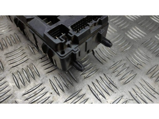 Блок предохранителей MR318828 Mitsubishi Carisma