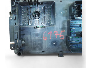   Pojistková skříňka 13222782, 13222782   Chevrolet Cruze 