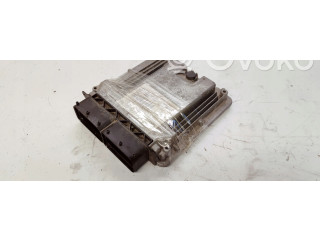 Řídící jednotka 04L906026AD Audi A4 S4 B9 8W 2016