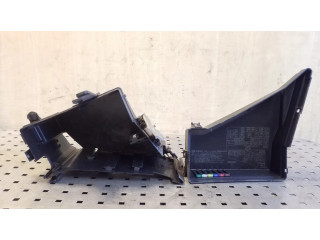 Блок предохранителей MB700200B, MB502000B Subaru Outback