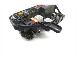 Блок предохранителей 8Z2937503 Audi A2