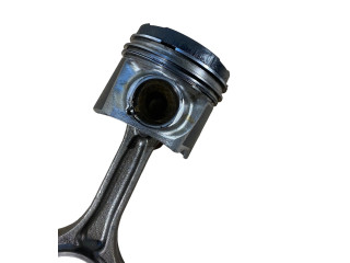 Поршень с шатуном Volvo XC60 для дизельного двигателя 2.4