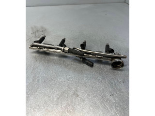 Топливная рампа 058133681, 058133681   Audi A3 S3 8L  