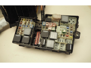 Блок предохранителей 2092741, GV4T-3C221-EDA Ford Kuga II