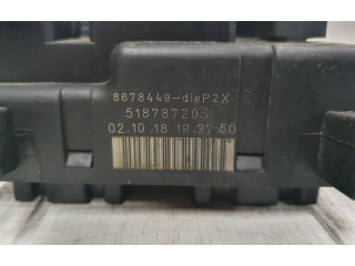 Блок предохранителей 8678449, 518787205   Volvo V70    