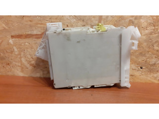 Блок предохранителей 8273047420A, 892 Toyota Prius (XW30)