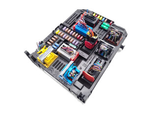 Блок предохранителей 9832880680, 2222343803   Citroen C3 Aircross    