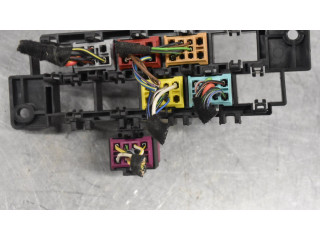 Блок предохранителей Volkswagen Transporter - Caravelle T5