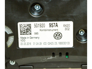 Панель приборов 5G1920957A   Volkswagen Golf VII       