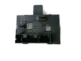 Блок управления 7N0959795F, 2840099412300 Skoda Yeti (5L)