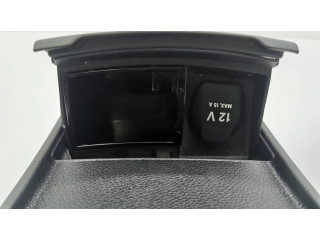 12 V гнездо (сзади)