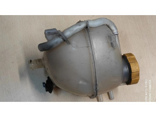 Расширительный бачок охлаждающей жидкости