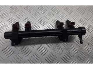 Топливная рампа 047133321J Skoda Fabia Mk1 (6Y)