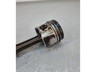 Поршень с шатуном Skoda Octavia Mk3 (5E)