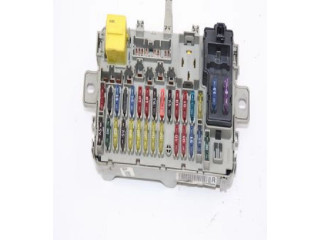 Блок предохранителей YQE103680, YQE103680   Rover 45    