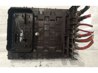 Блок предохранителей 1K0937125A   Volkswagen Jetta V    