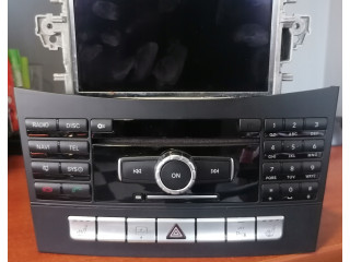 Радио/ проигрыватель CD/DVD / навигация     A2189002401    Mercedes-Benz CLS C218 X218 