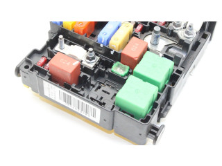 Блок предохранителей 9804848580   Peugeot 2008 II    