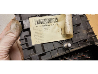 Блок предохранителей 1K0937125, 8H1405102892 Volkswagen Caddy