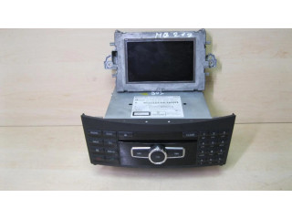 Радио/ проигрыватель CD/DVD / навигация