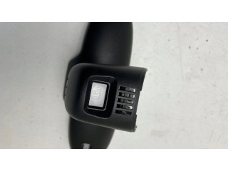 Зеркало заднего вида (в салоне)