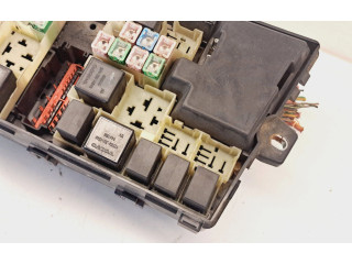 Блок предохранителей 8688040, 00679813 Volvo V70