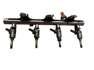 Комплект форсунок 06J133317M    Audi A3 S3 A3 Sportback 8P  СDAA 