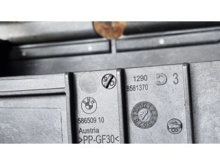 Другая деталь отсека двигателя