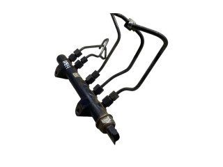 Топливная рампа 9685297580   Volvo S60  