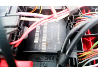 Блок предохранителей  1K0937049A, F005V00578   Volkswagen Caddy    