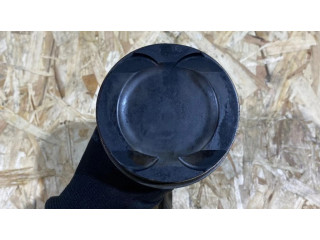 Píst 784323704, 111213690 BMW 5 F10 F11 pro benzínový motor 4.4