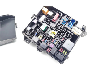 Блок предохранителей MR400709 Mitsubishi Outlander