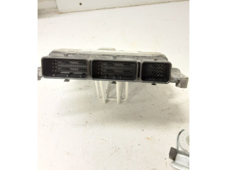 Блок управления впрыском 237109855R Dacia Duster