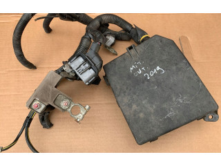 Блок предохранителей Mitsubishi Outlander