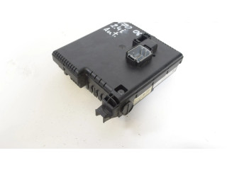 Блок предохранителей  30765483, 28044511   Volvo V70    