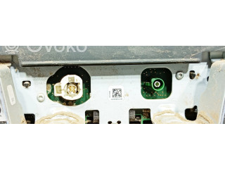 Радио/ проигрыватель CD/DVD / навигация