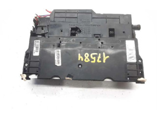 Блок предохранителей 8364542   BMW X3 E83    