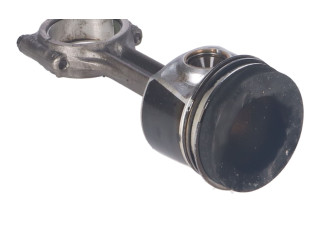 Поршень Шатун  04L107065A  Volkswagen PASSAT B8  