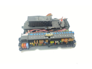 Блок предохранителей 8364542   BMW X3 E83    