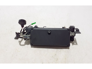 Блок предохранителей 32243277 Volvo S60