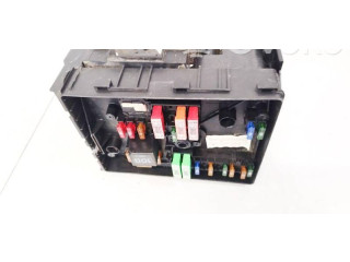Блок предохранителей 01718130, 01718130 Volkswagen Golf Plus