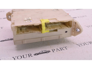 Блок предохранителей  8273053020   Lexus IS 220D-250-350    