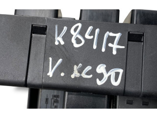 Блок предохранителей 8678449, 518826011   Volvo XC90    