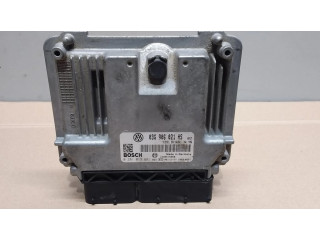 Řídící jednotka 03G906021HS, 0281013681 Volkswagen Caddy 2007