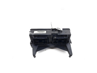 Блок предохранителей 04692087ab Jeep Grand Cherokee (WK)