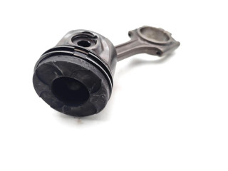 Поршень с шатуном D5244T4   Volvo XC90