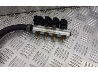 Топливная рампа 67R-010973   Volkswagen PASSAT B5.5  