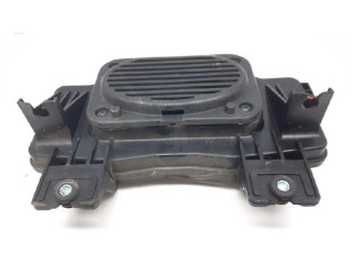 Громкоговоритель в панели