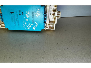 Блок предохранителей MR40589, 47630129 Mitsubishi Galant